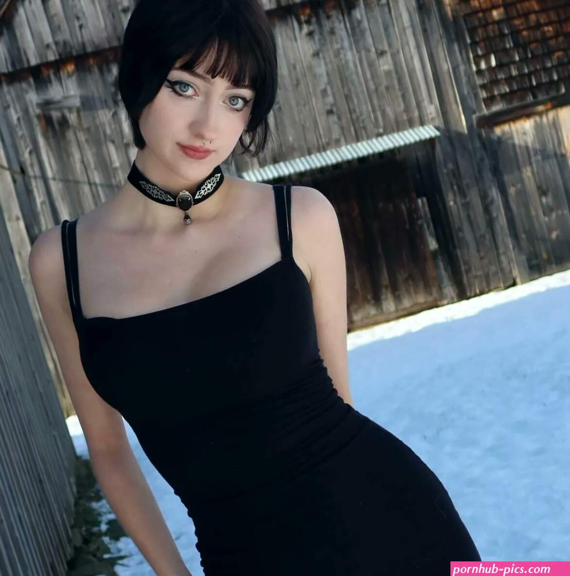 lia kenalialuv Posts X