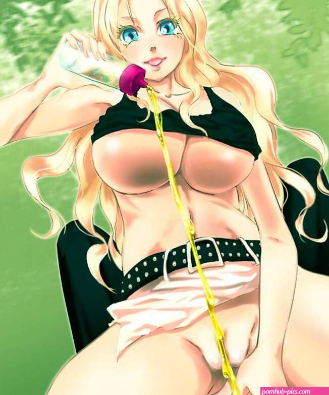 Irina Jelavic huile une grosse bite pour bourrer sa chatte étroite