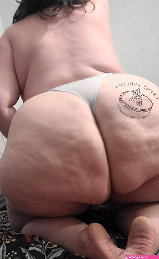 Cremebrulegs nude photos and videos from OnlyFans