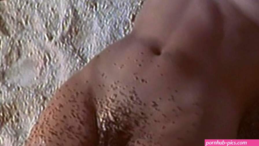 Nude video with Maribel Verdu and Maria de Medeiros scene from Huevos de oro 1993