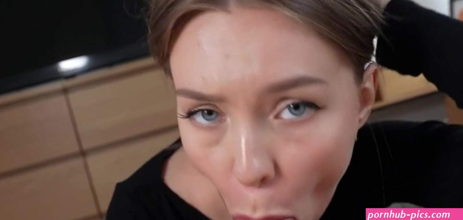 Rent Too High? She Paid with Deepthroat and Pussy....