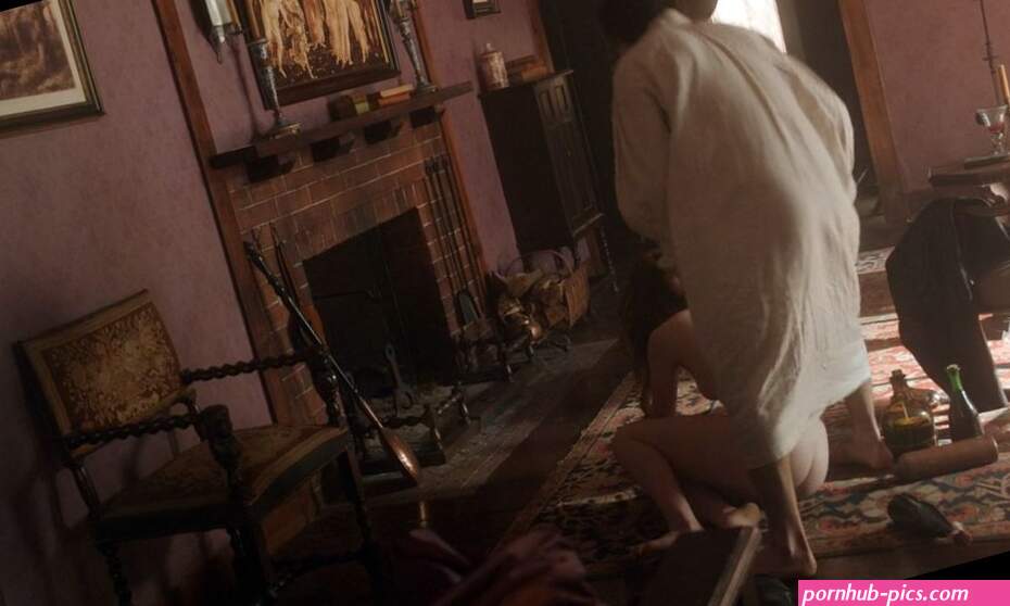 Naked Elise Eberle in Salem ANCENSORED