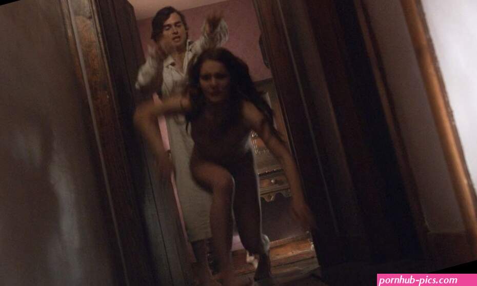 Naked Elise Eberle in Salem ANCENSORED