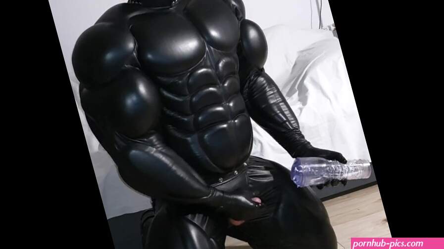 Eu fodo a vagina em COURO MUSCLE SUIT