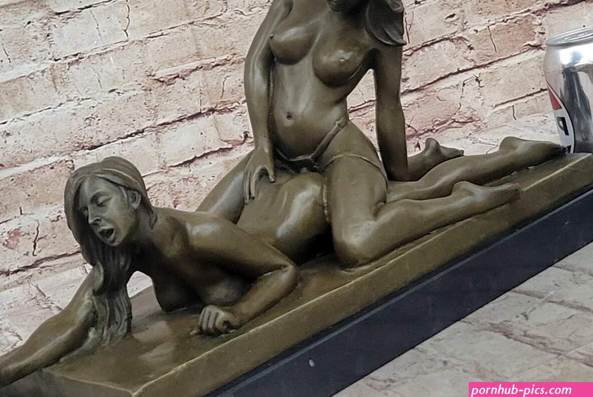 Erotic Sexy Nude Hand Made Lady Girl.. Bronze Women Sculpture Statue