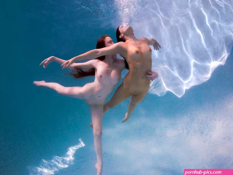 Underwater Nude 44