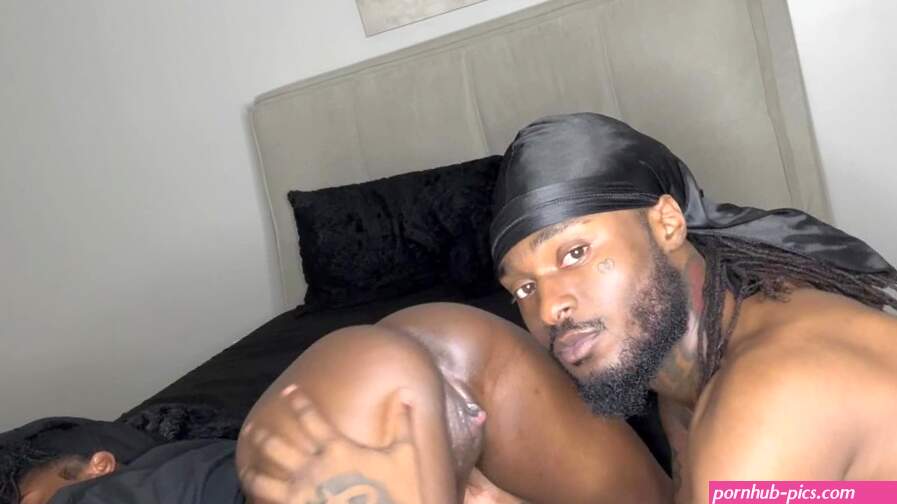 Eating Pussy Giving Her Good BBC Cumshot