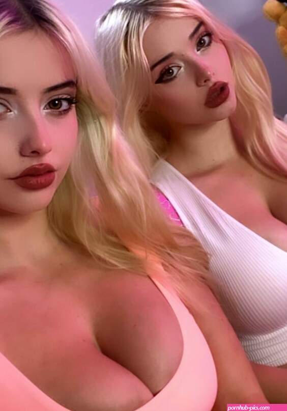 Burch Twin Nude Leaks Photo 5
