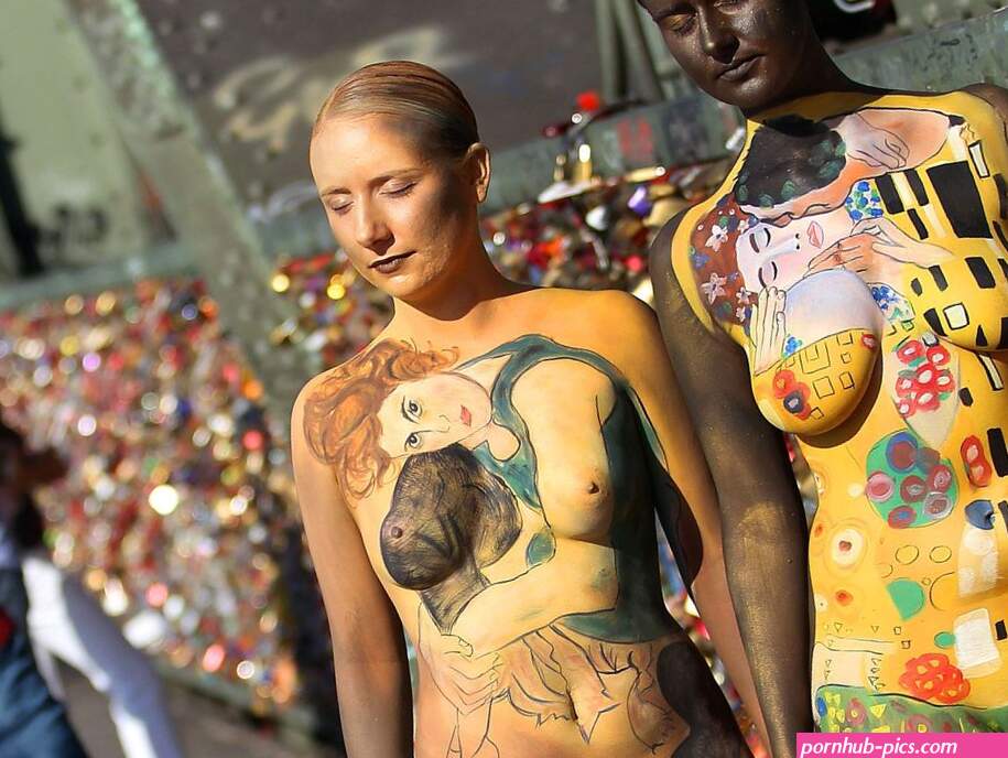 Nude Art Project Turns Heads in Cologne