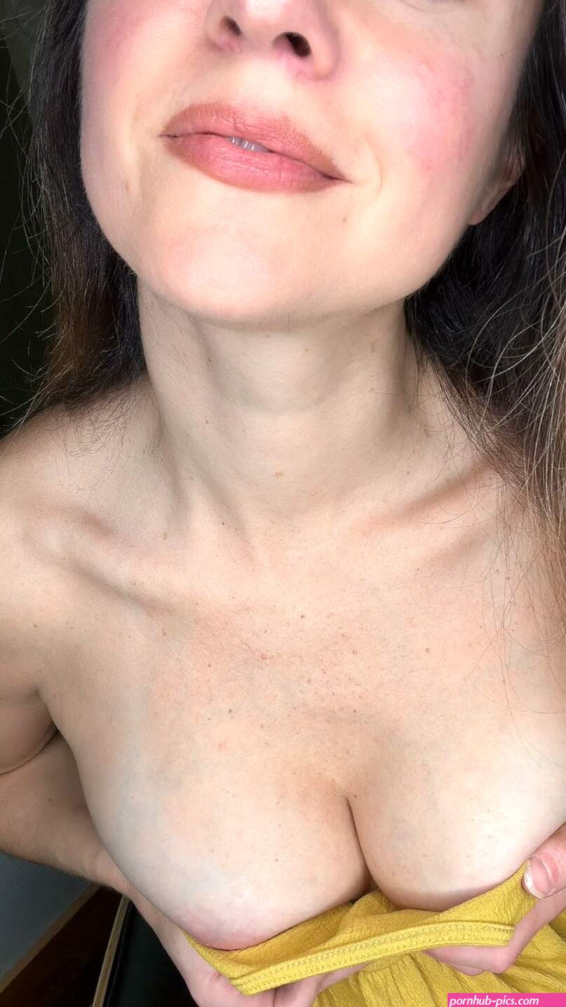 Jameliz: Petite Sexy Model OnlyFans Review