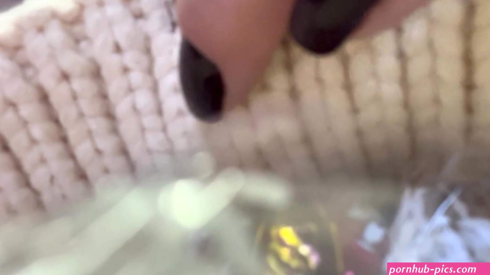 Maria Bonita masturbates with a serving spoon obscured by a bag of candy at 3:20 in 17 November 2022.