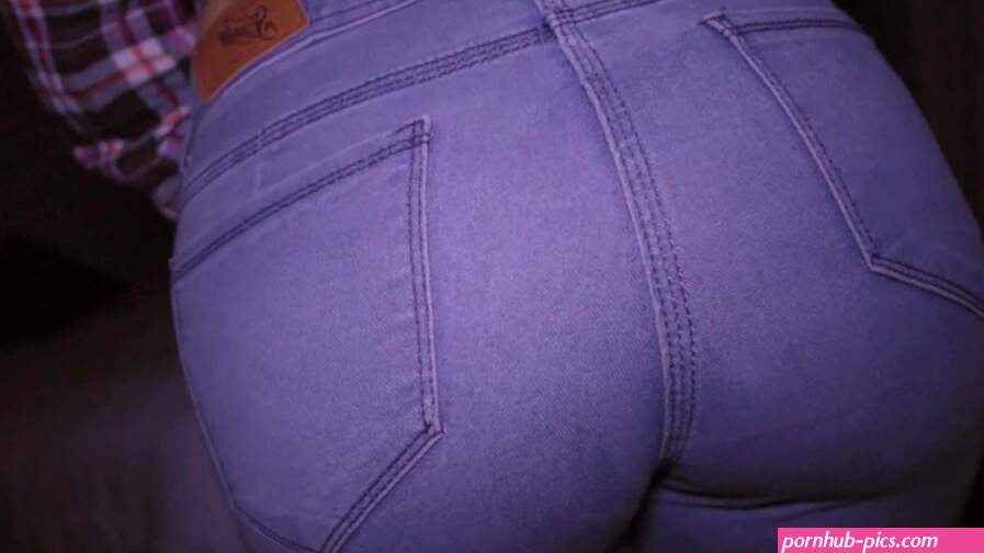 WOW!! QUEL AMI A MON PETIT AMI !! BAISER LA NUIT CHAUDE