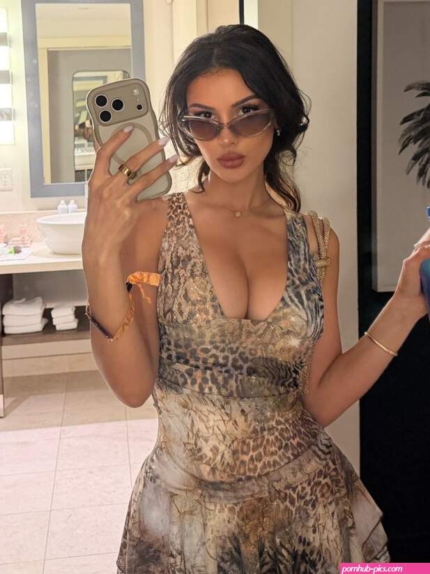 SSSniperWolf Nude Leaked OnlyFans