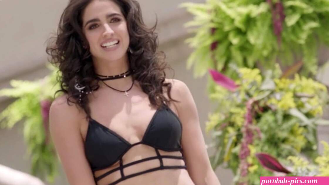 Naked Barbara de Regil in Rosario Tijeras ANCENSORED