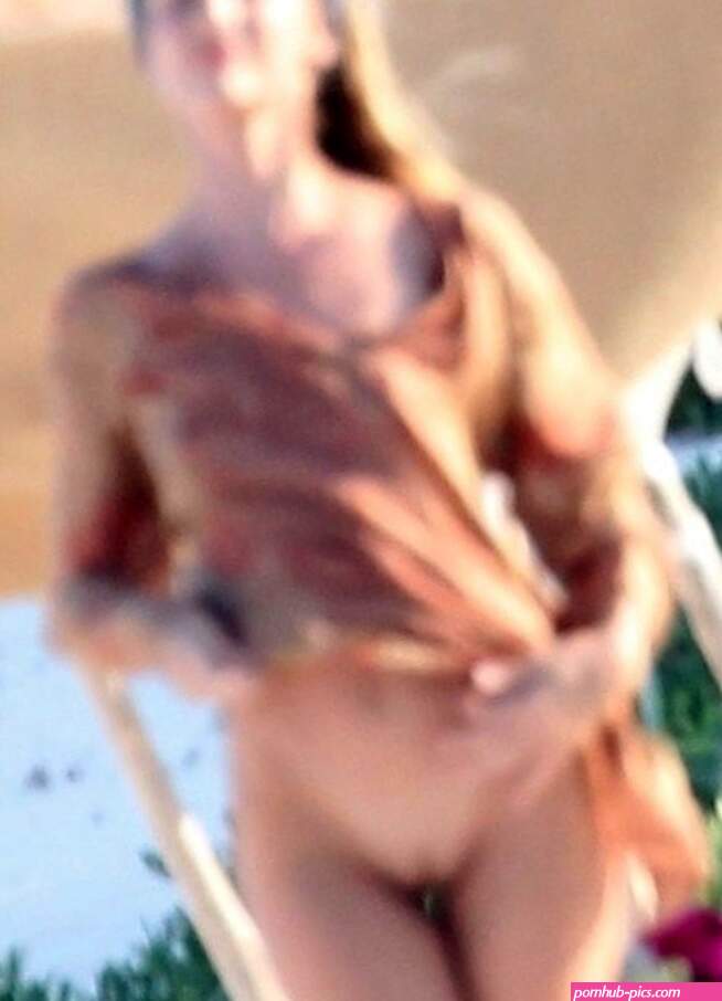 Candice Swanepoel Nude behind the Scenes