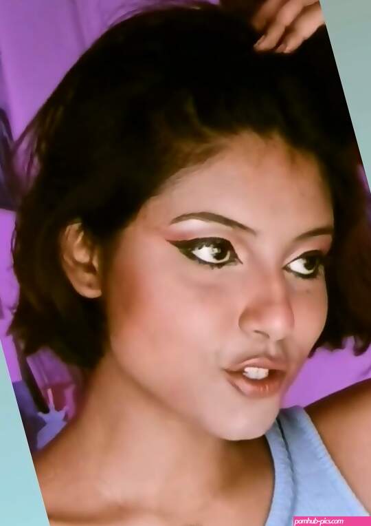 Darshana Chatterjee Instagram Model Nude Bathing