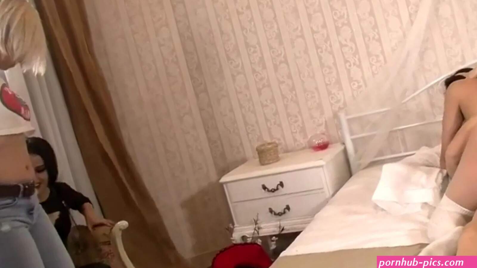 Friends watch her do a porn shoot