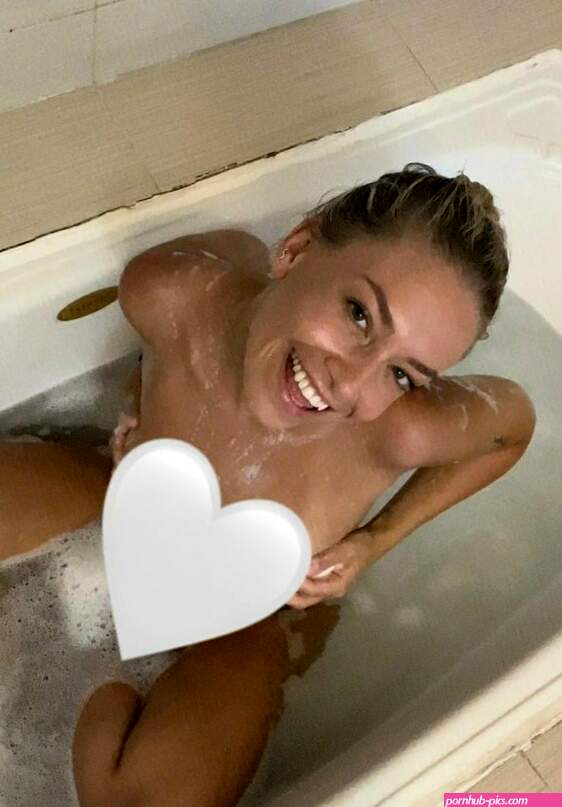 monroeglam Nude Leaks