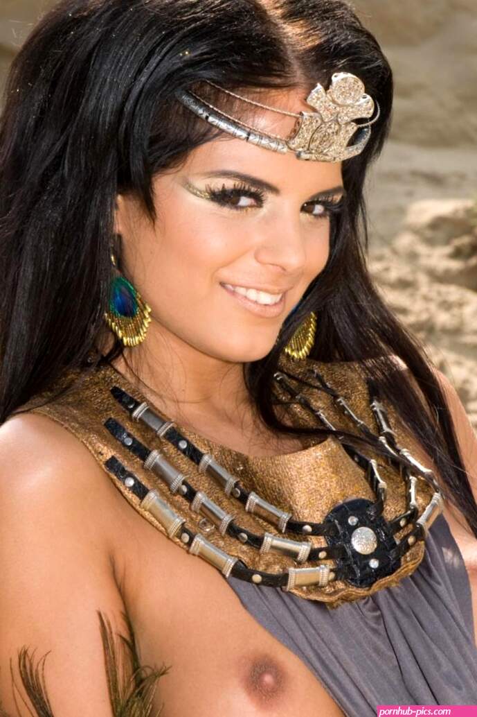 Dark haired egyptian babes Black Angelica and Kyra Black get their bald pussies stuffed outdoors