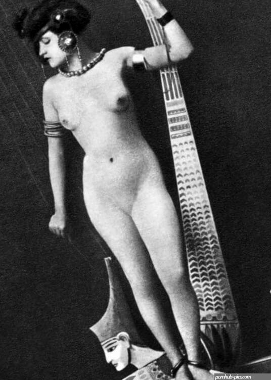 : Nude As Ancient Egyptian Nnude Posing As An Ancient Egyptian With A Harp Photographed C1900 Poster Print by 24 x 36: Posters Prints