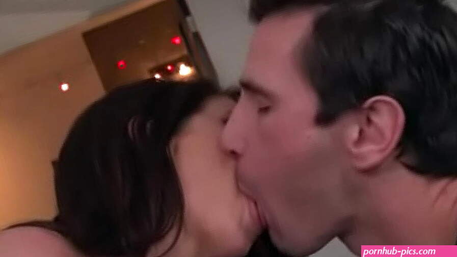 Veronica Avluv Manuel Ferrara Pussy Fucking Squirt Must Watch Hardcore stuff Teaser2
