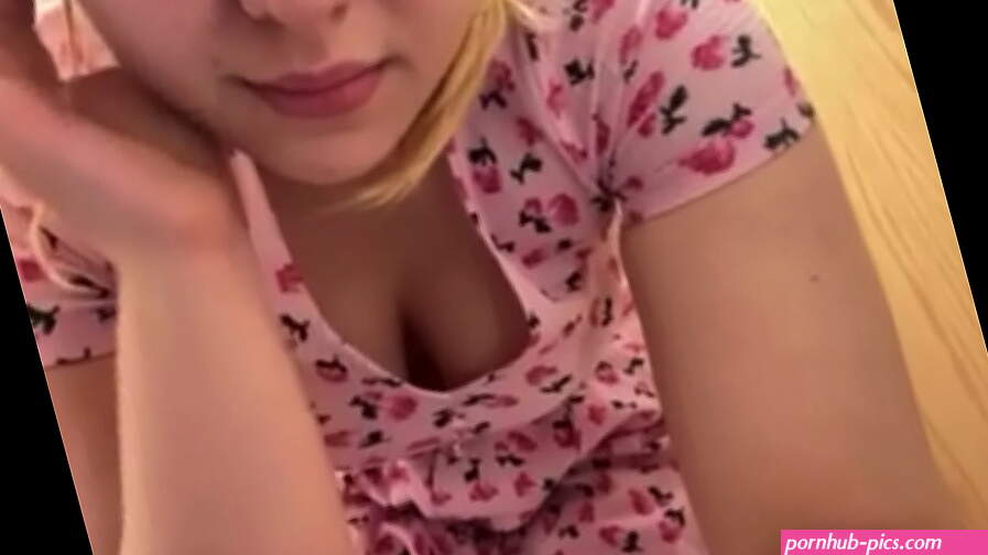 Masturbating in the public mall