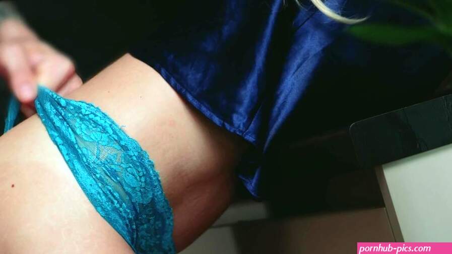 Quick side panties sex in the kitchen
