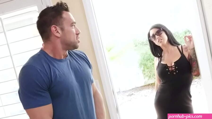 Neighbors wife is ready for anal