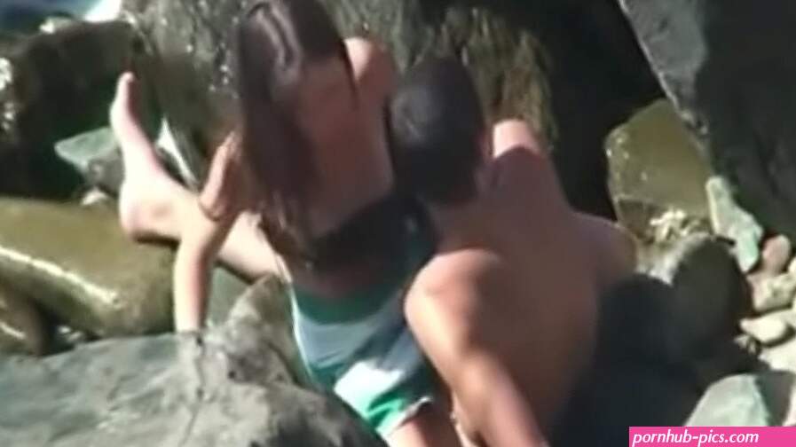 Real amateur couple having sex on the beach o