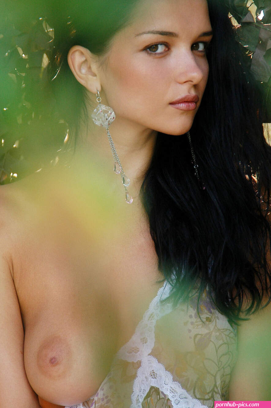 Jenya D Nude in Arouse