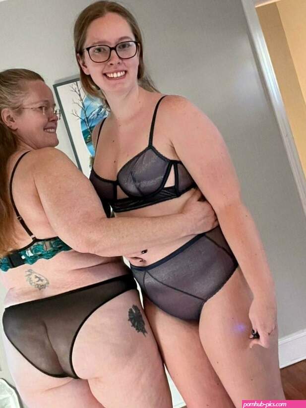MommyndMe Nude Leaks OnlyFans