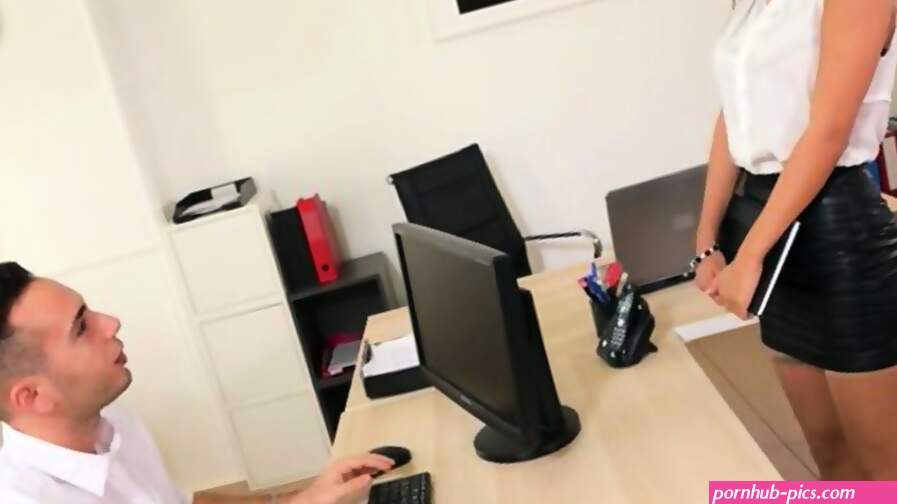 Secretarys Juicy Pussy Takes Charge In Office Bang