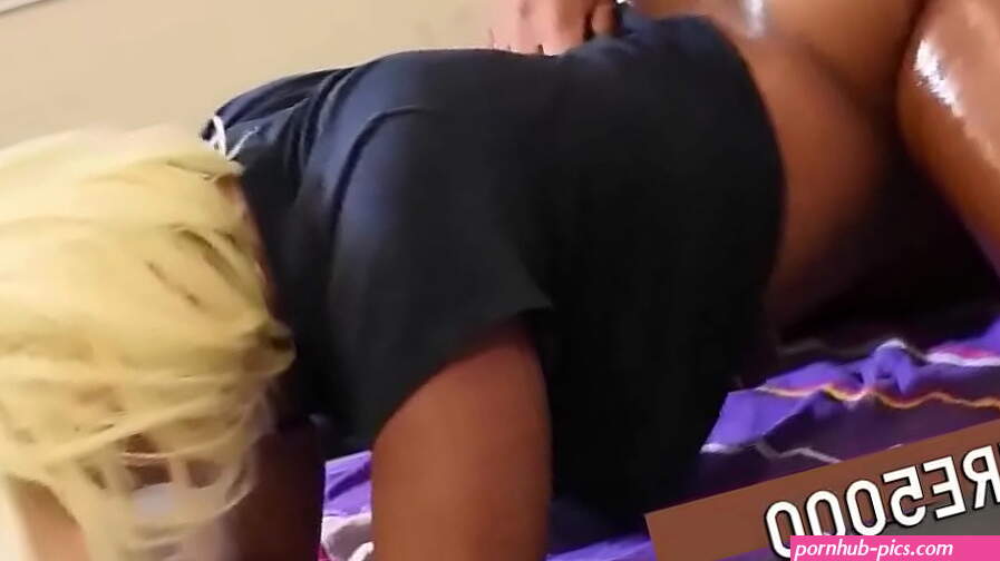 Amateur couple doggystyle