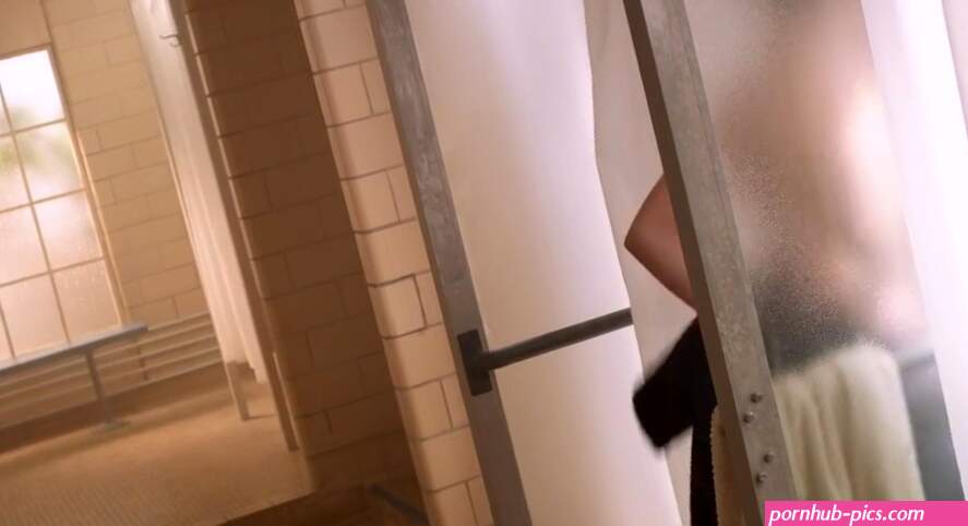 Naked Anna Kendrick in Pitch Perfect ANCENSORED