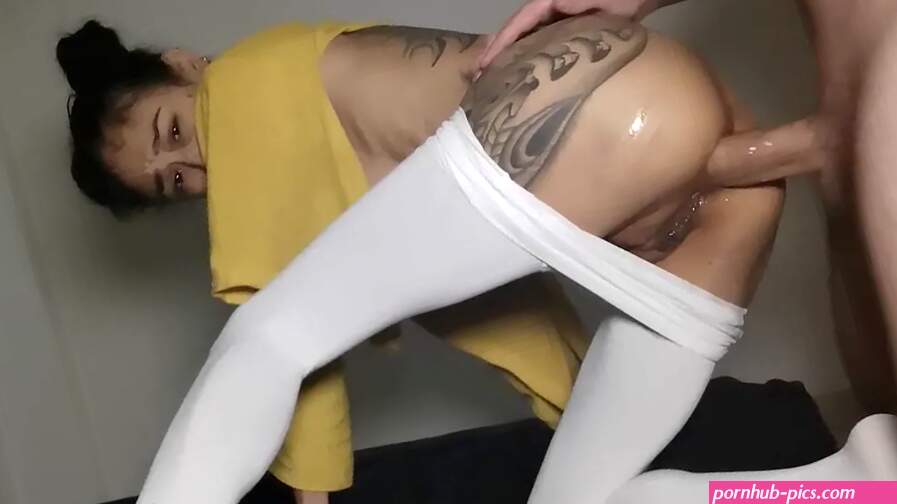 Asian Hooker does Anal and is Fucked in Her Ass