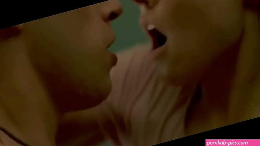 Kristen Bell in The Lifeguard 2013