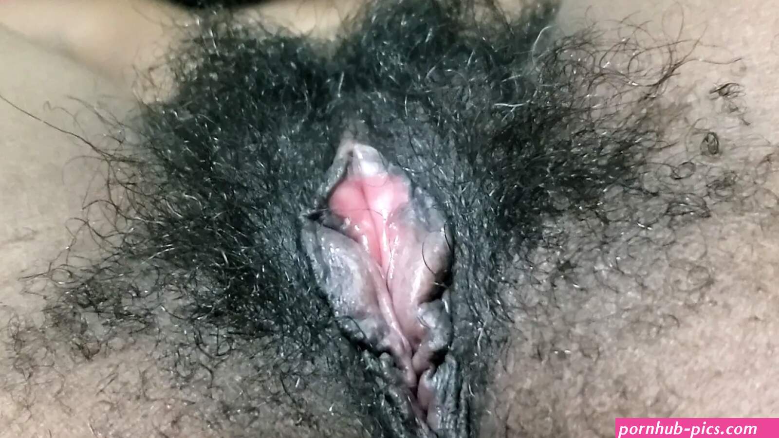 Hairy MILF Solo Fingering Porn Videos