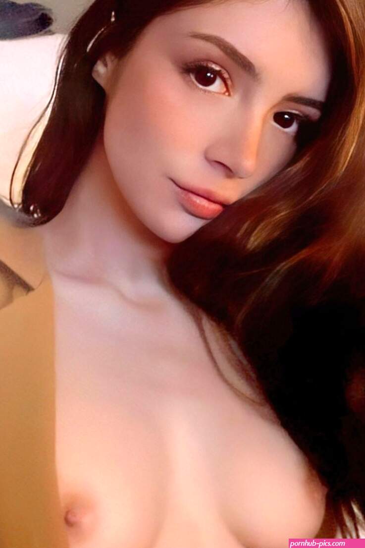 Singer and social media star nude selfies released