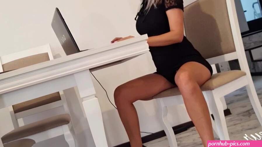 I work from home and Stepson fuck and give me to drink his sperm-Perfect day!