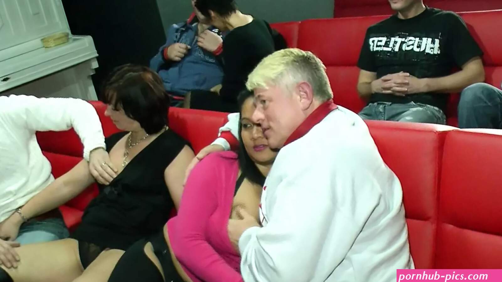 Scopa Al Cinema Mentre Guardi Un Film Porno Porn Videos: Full HD 1080p XXX 2026