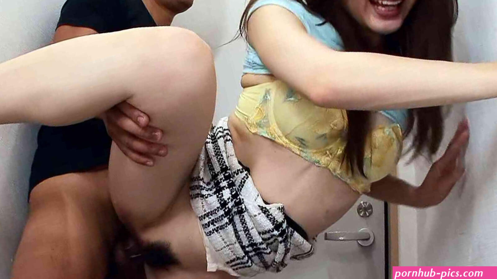 Cheating Japanese Wife at Creampie Sex