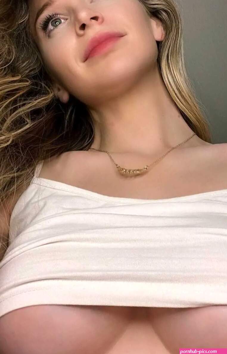 Bebahan Topless Handbra Sexy Twitch Streamer Photos Leaked OnlyFans
