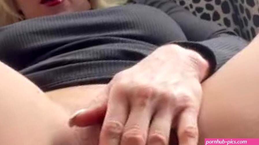 Big Pussy lips squirt and Cum for you