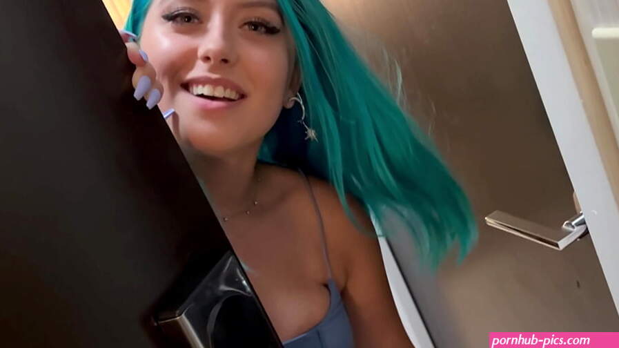 Casting Curvy: Blue Hair Thick Porn Star BEGS to Fuck Delivery Guy