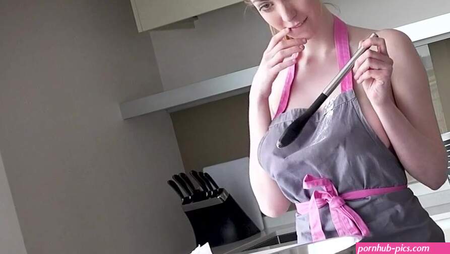 Redhead Alice Brookes Teases Her Naked Curves in Steamy Video