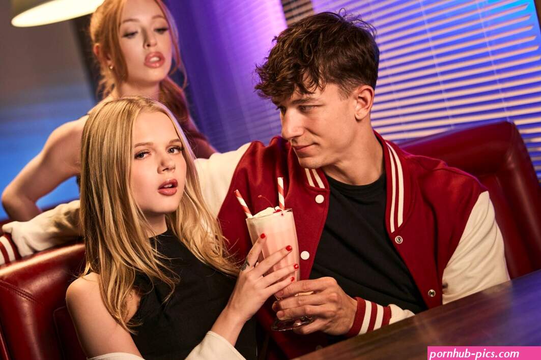 FFM threesome with Coco Lovelock Madi Collins and Parker Ambrose