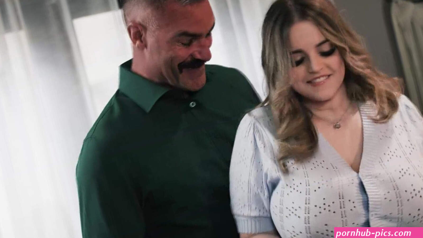 Coco Lovelock threesome with her parents