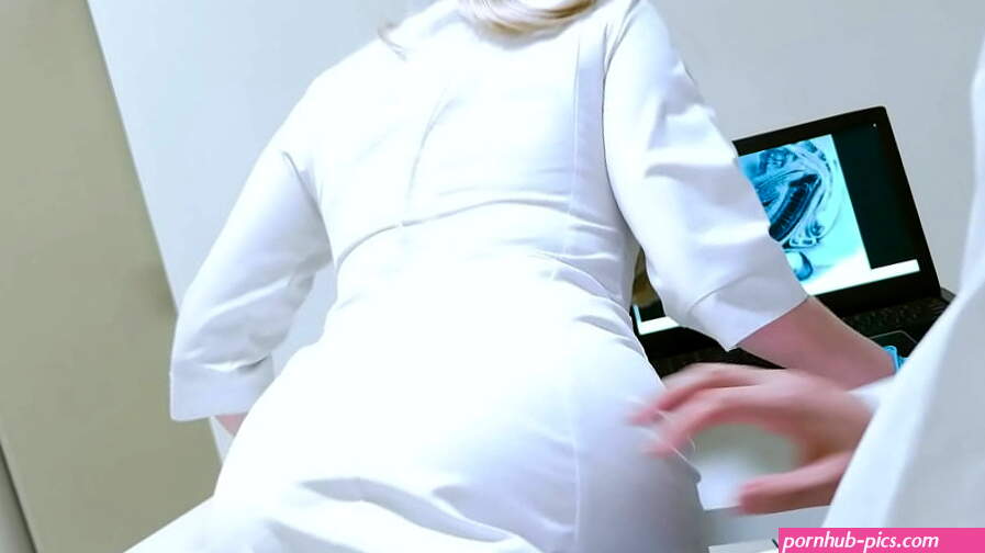 lustful nurse substituted her ass to the doctor. he fucked her right on the table