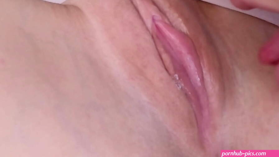 Man Eating Pussy until Female Orgasm