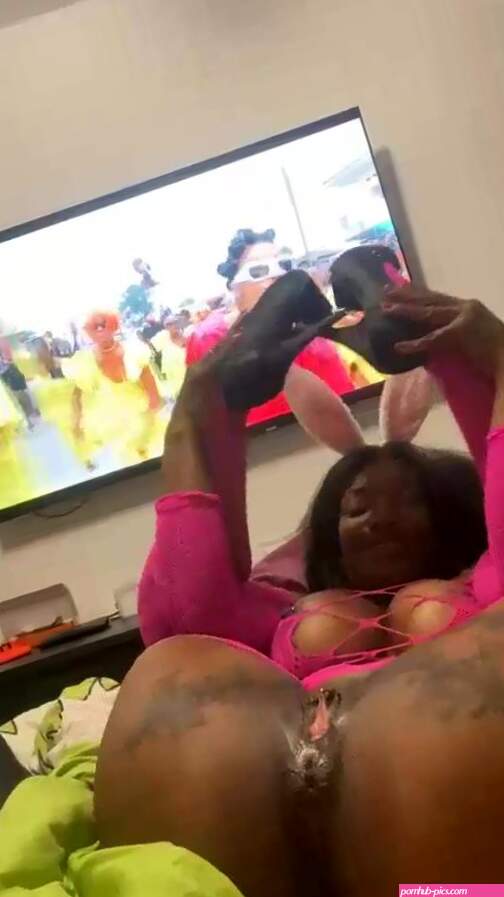 Busty Ebony Slut Get Creampie After Hard Missionary Pounding